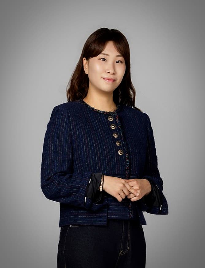 Bella 교수부장